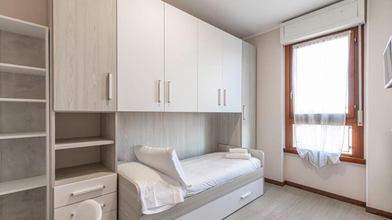 Italianway - Piazza Alboreto 72, Роццано Экстерьер фото